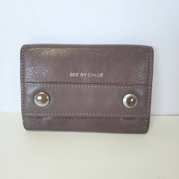 See By Chloe Logo Small Trifold Key Holder 6 Hooks Wallet Brown Leather Logo - Picture 1 of 7